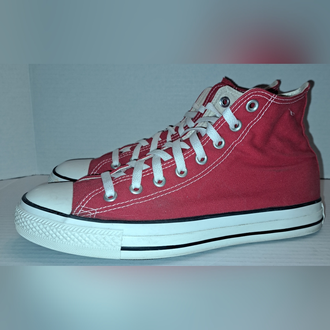 Vintage 2001 Red Converse Chuck Taylor All Star High Tops Size M9 W11